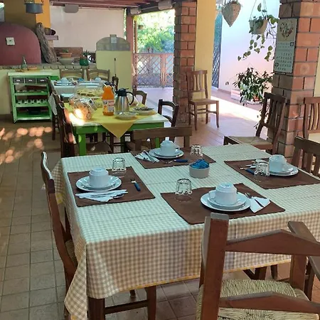 I Gerani לינה וארוחת בוקר 3*